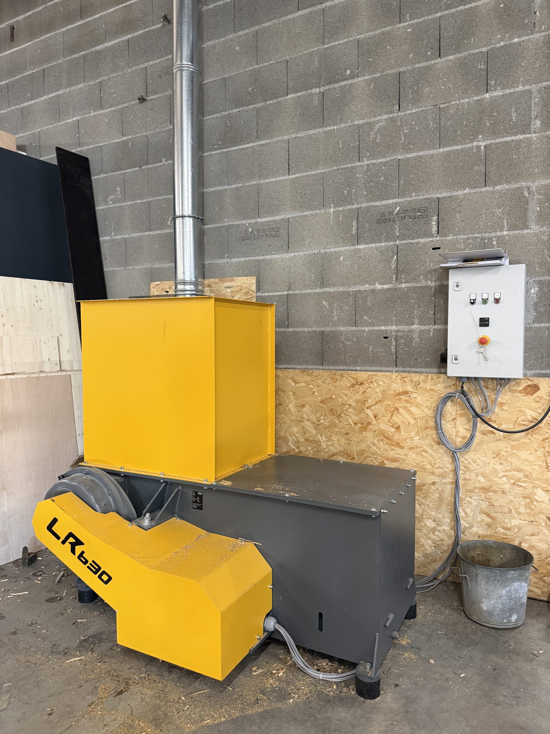Installation Broyeur UNTHA LR 630 avec aimant